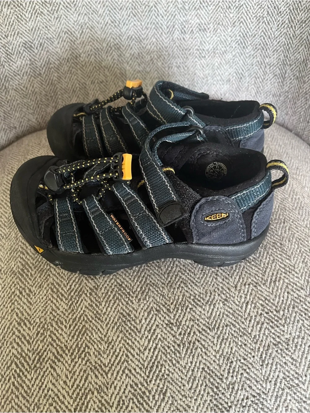 KEEN newport h2